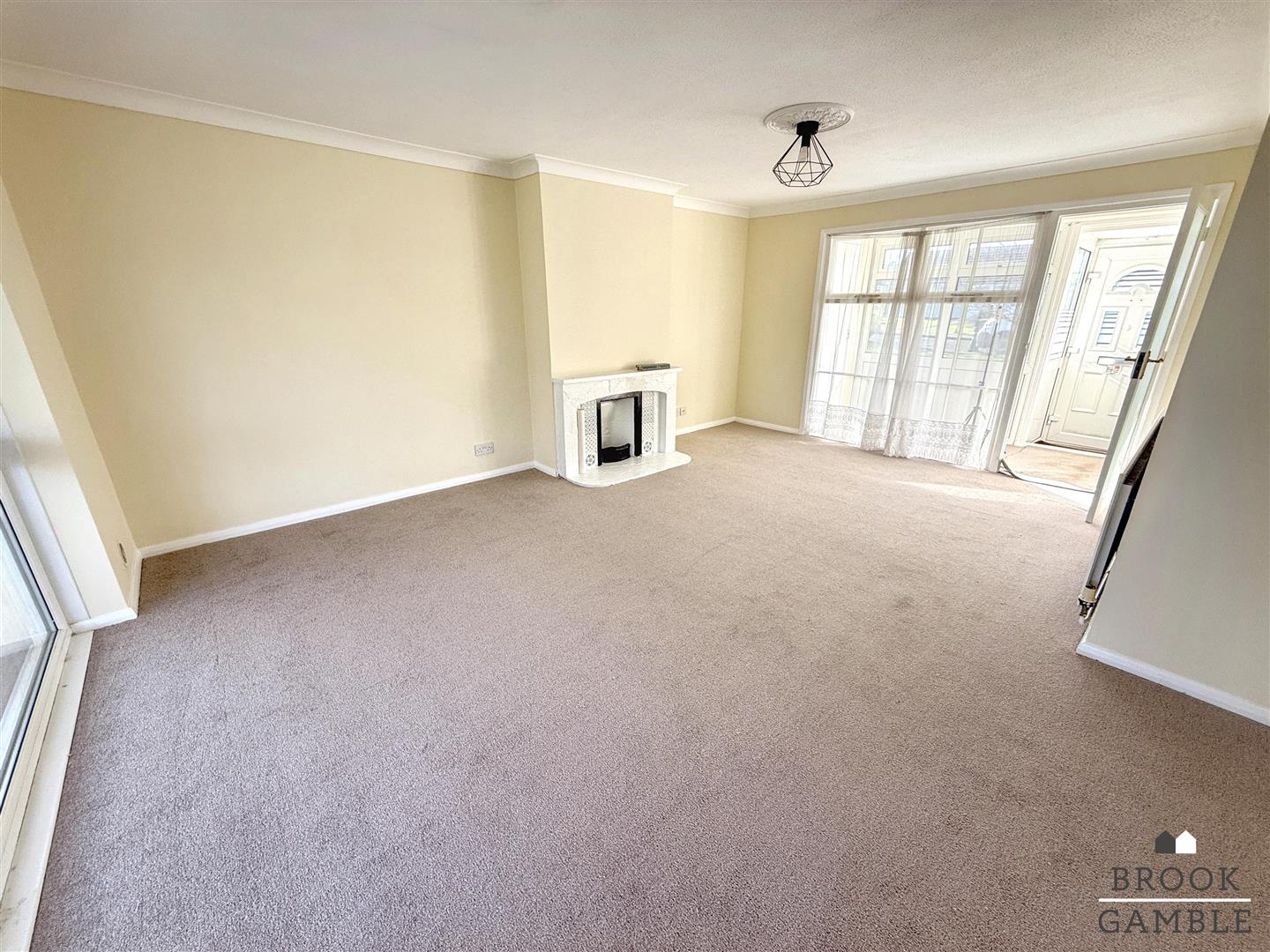 2 Bedroom Bungalow. Bailey Crescent in Eastbourne,  2